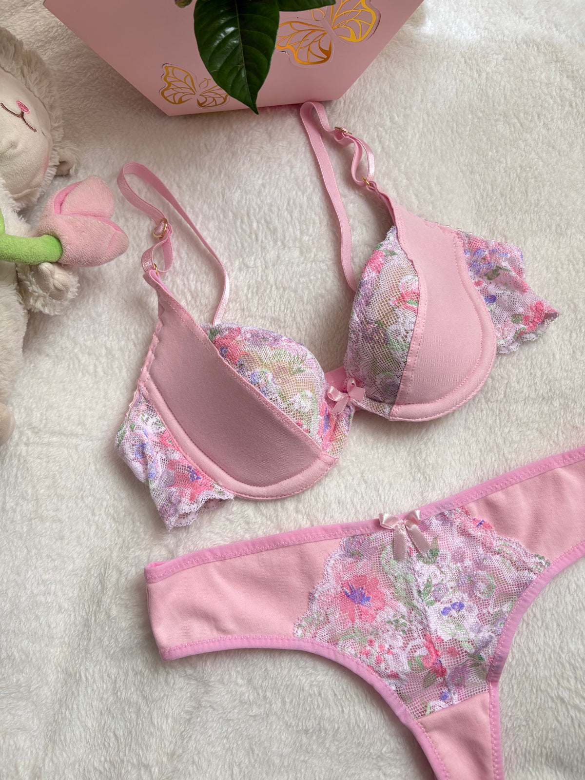 Set Romina